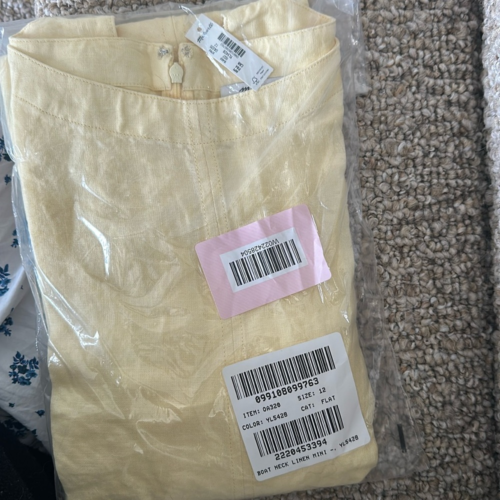 Brand New in packaging Madewell dress in yellow. Size 12